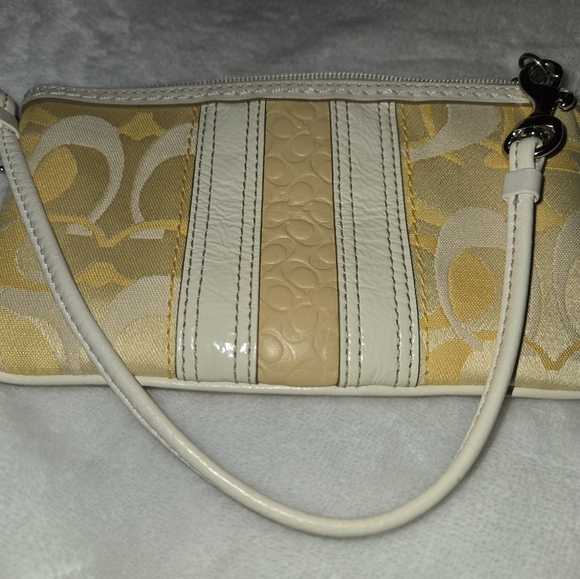 Coach Y2k Hampton Baggette Yellow and Cream Wristlet Set - Picture 3 of 9